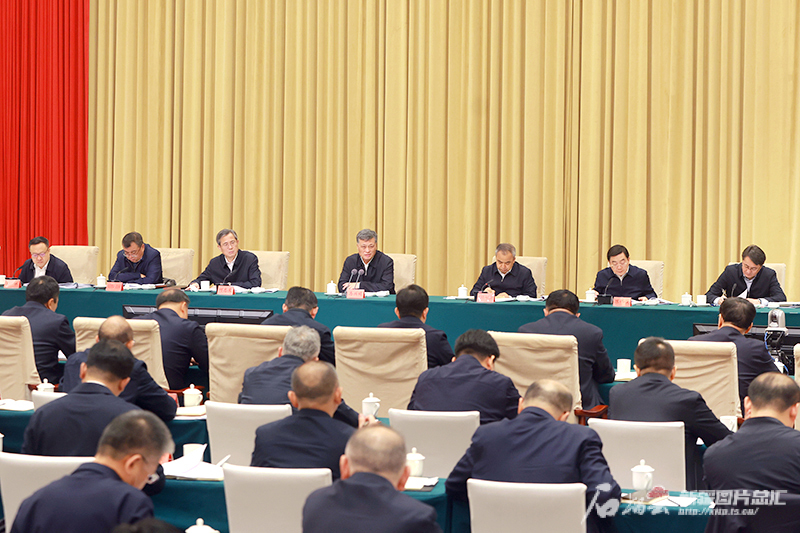 马兴瑞在新疆国有企业工作座谈会上强调 坚决扛起做强做优做大国资
国企的政治责任 为推进中国式现代化新疆实践提供战略支撑