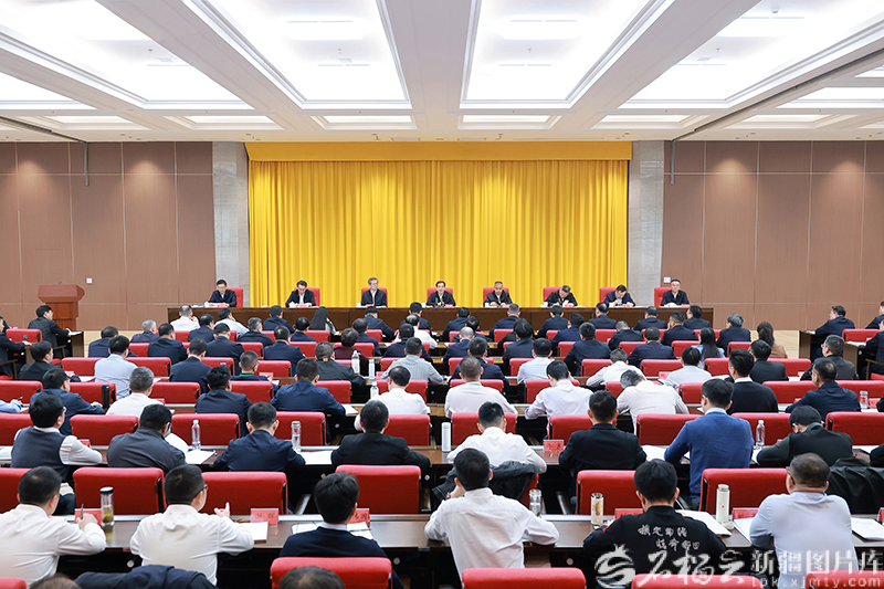 陈小江在第十二批省市错时轮换援疆骨干欢迎大会暨培训班开班式上强调 接续做好新时代对口援疆工作 奋力建设社会主义现代化新疆